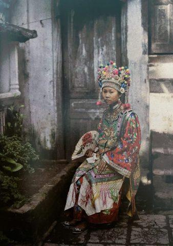 Actress-of-the-Saigon-Theater-Leon-Busy-Indochina-1915-Archives-of-the-Planet-Autochrome-Plate