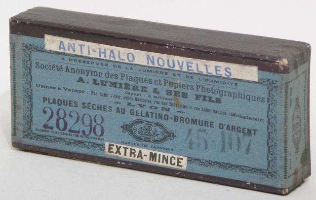 SA-Plaques-et-Papiers-Photo-A-Lumiere-et-ses-Fils-Etiquette-Bleue-45×107-mm-74